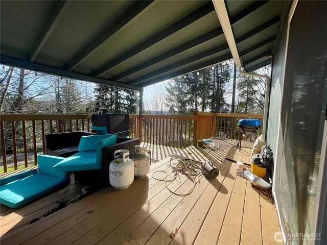 32 Madrona Place, Dupont, WA 98527