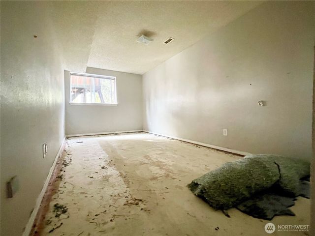 32 Madrona Place, Dupont, WA 98527