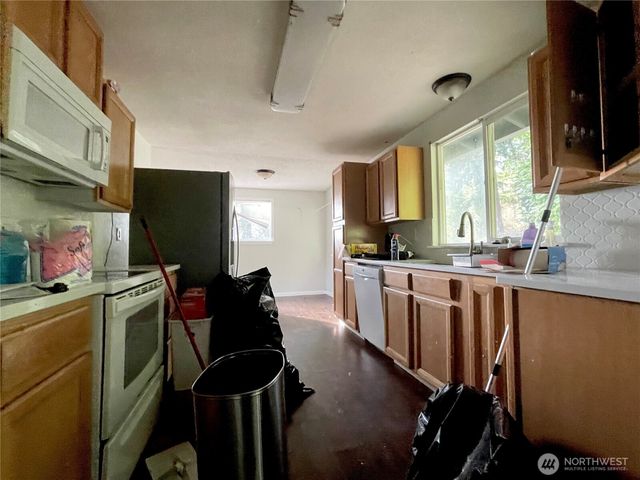 32 Madrona Place, Dupont, WA 98527