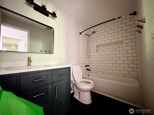32 Madrona Place, Dupont, WA 98527