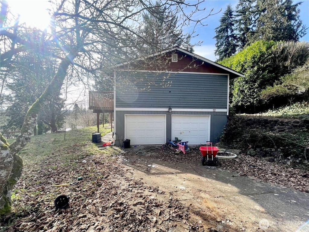 32 Madrona Place, Dupont, WA 98527