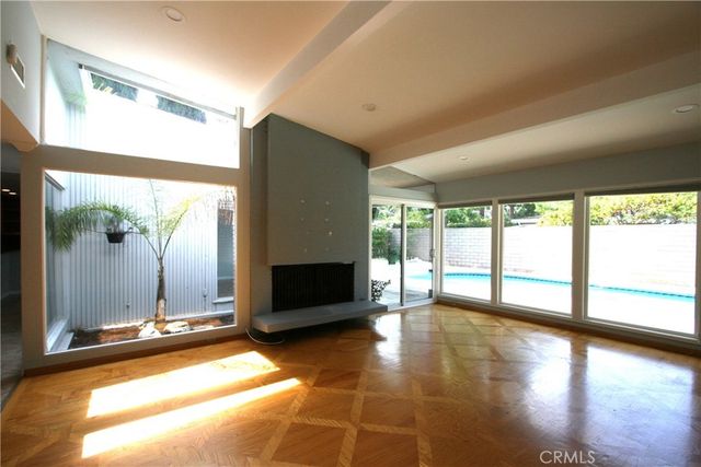 11400 Dona Evita, Los Angeles, CA 91604