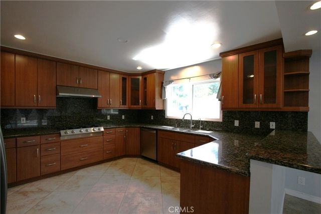 11400 Dona Evita, Los Angeles, CA 91604