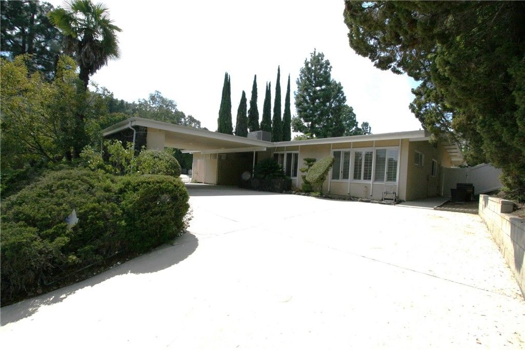 11400 Dona Evita, Los Angeles, CA 91604