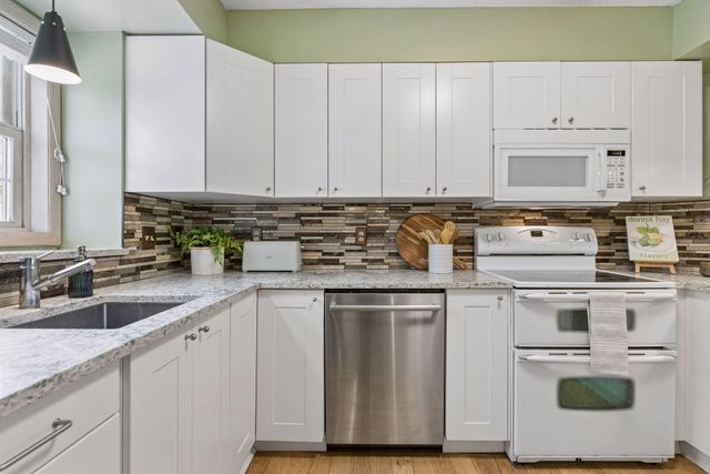 4902 Bayswater Road, Minnetonka, MN 55345