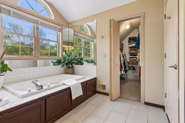 4902 Bayswater Road, Minnetonka, MN 55345