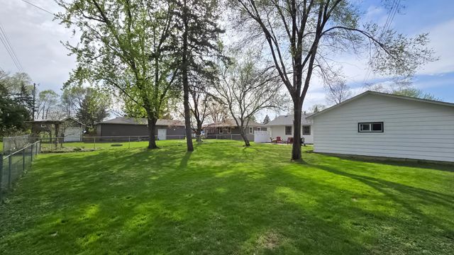8647 Hyde Avenue S, Cottage Grove, MN 55016