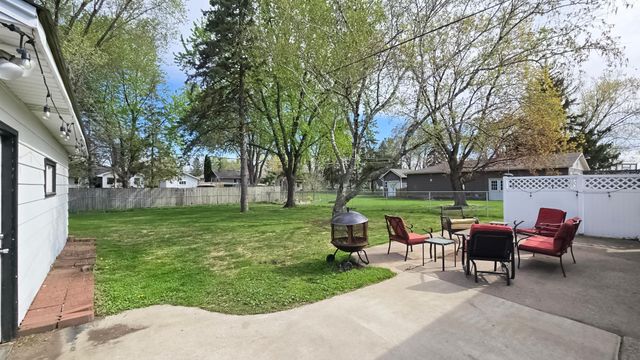 8647 Hyde Avenue S, Cottage Grove, MN 55016