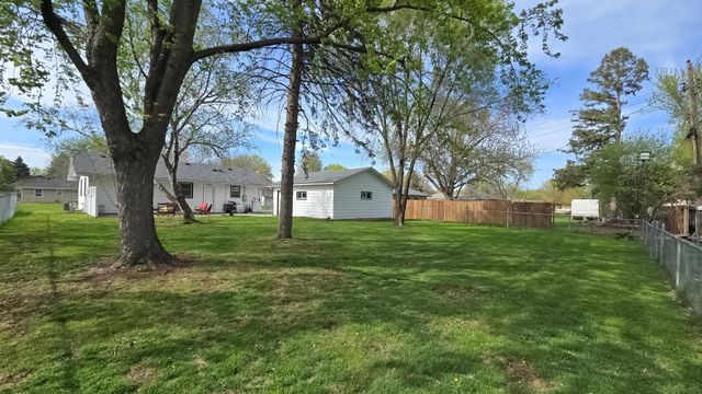 8647 Hyde Avenue S, Cottage Grove, MN 55016
