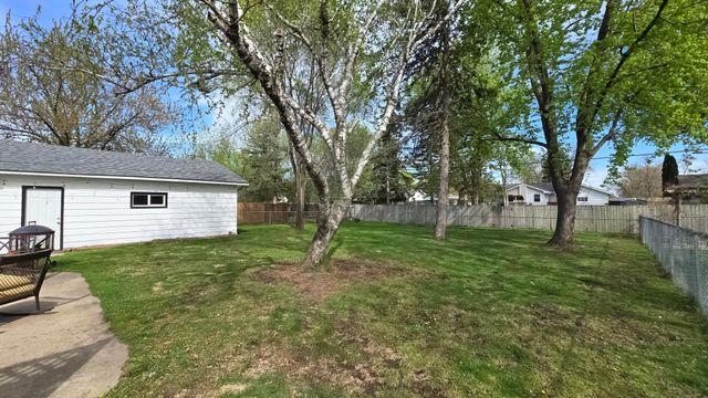 8647 Hyde Avenue S, Cottage Grove, MN 55016