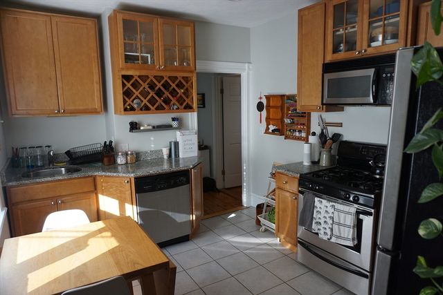 121 Albion St 2, Somerville, MA 02144