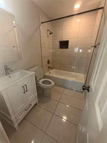 6033 Ramey Avenue, Fort Worth, TX 76112