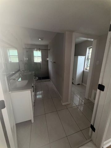 6033 Ramey Avenue, Fort Worth, TX 76112