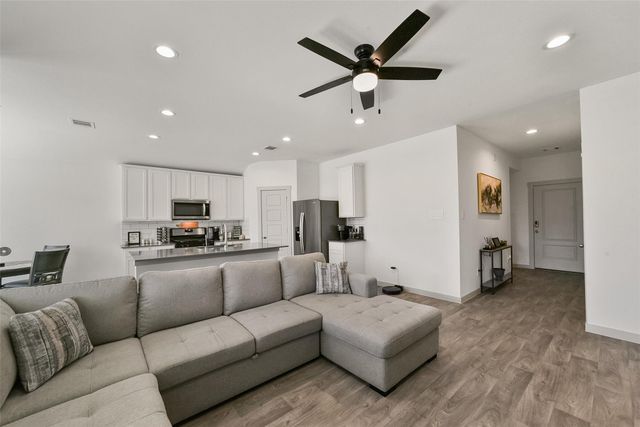 7834 Golden Rubia Lane, Rosharon, TX 77583