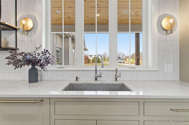 402 Ottogan Hills Court, Jamestown Twp, MI 49323