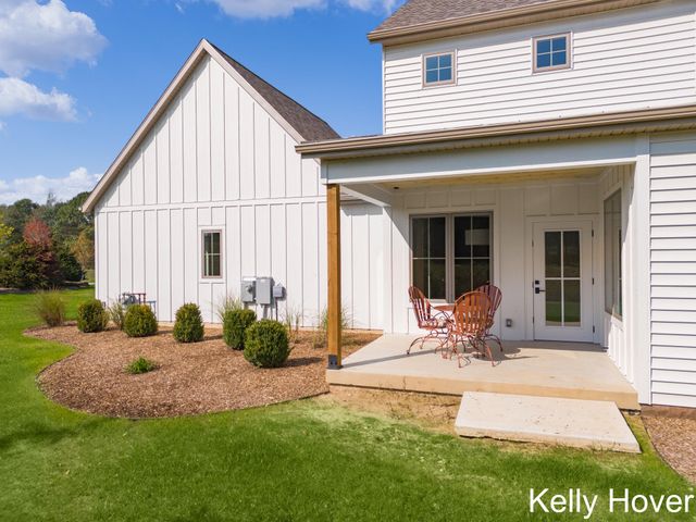 402 Ottogan Hills Court, Jamestown Twp, MI 49323