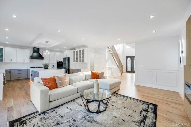 41 Coachman Lane, Levittown, NY 11756