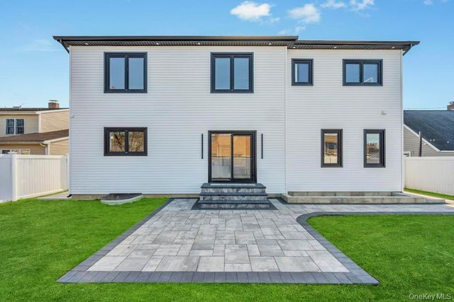 41 Coachman Lane, Levittown, NY 11756