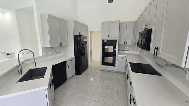 10320 Guatemala St -, Cooper City, FL 33026