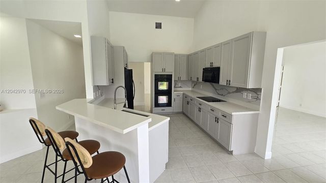 10320 Guatemala St -, Cooper City, FL 33026