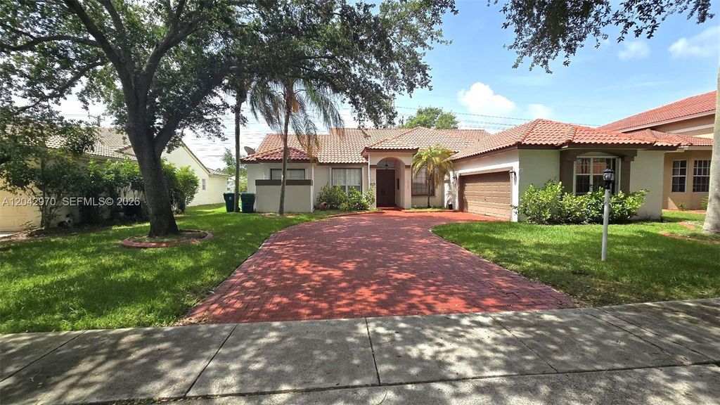 10320 Guatemala St -, Cooper City, FL 33026