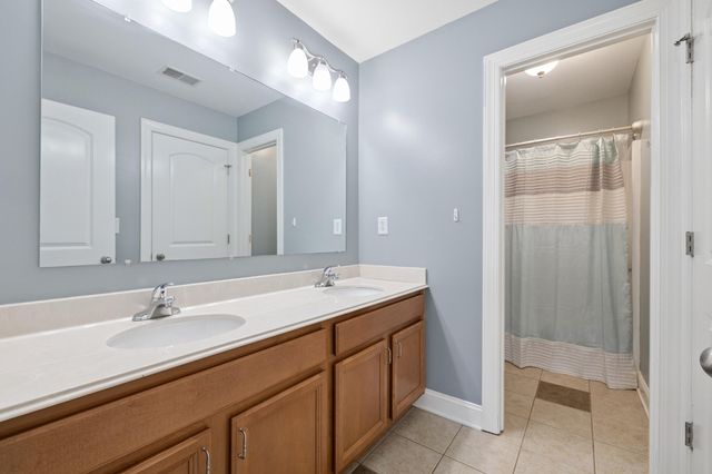 210 Whispering Brook Drive, Nicholasville, KY 40356