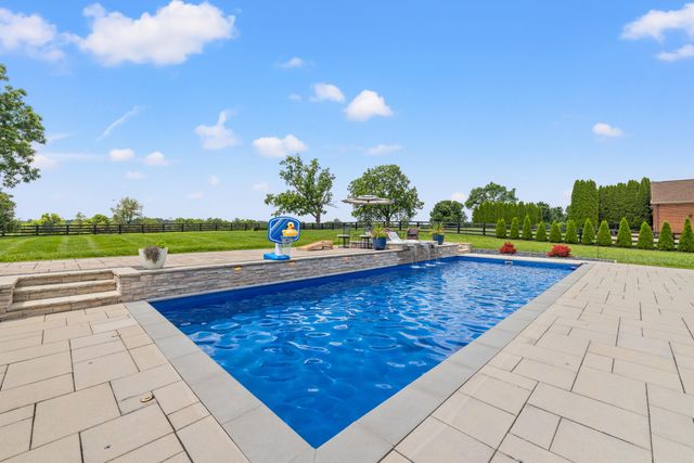 210 Whispering Brook Drive, Nicholasville, KY 40356