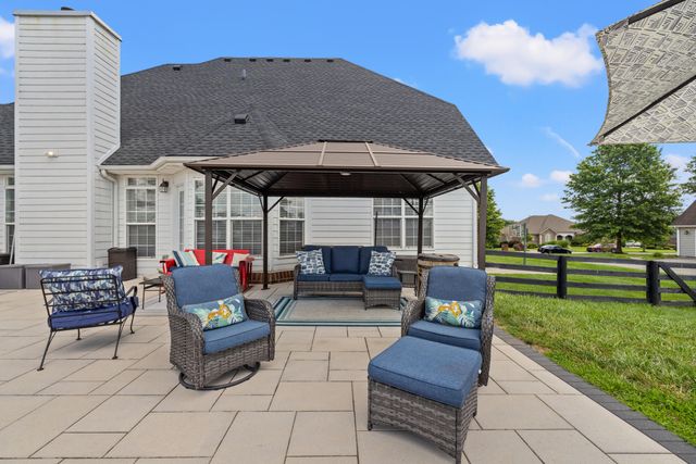 210 Whispering Brook Drive, Nicholasville, KY 40356