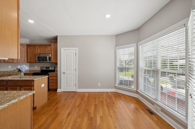 210 Whispering Brook Drive, Nicholasville, KY 40356