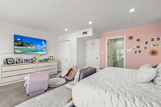 8216 SW 103rd Ave, Miami, FL 33173