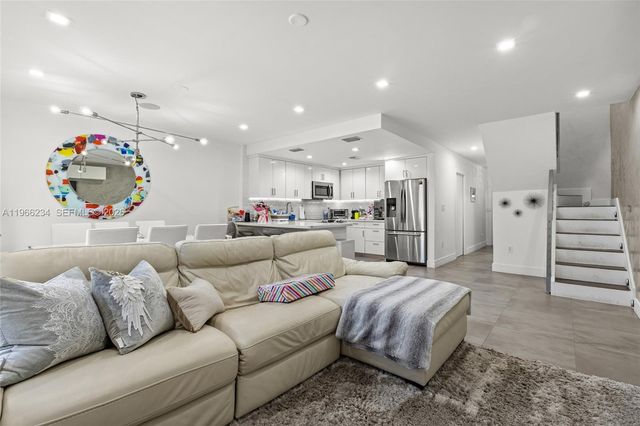 8216 SW 103rd Ave, Miami, FL 33173