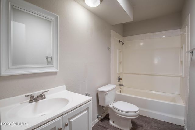 1352 S Esperanza Street, Las Cruces, NM 88001