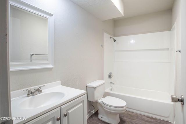 1352 S Esperanza Street, Las Cruces, NM 88001