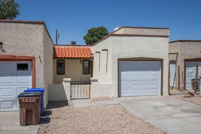 1352 S Esperanza Street, Las Cruces, NM 88001