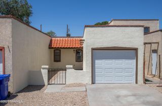 1352 S Esperanza Street, Las Cruces, NM 88001