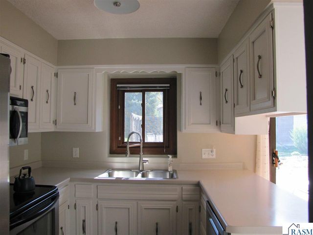 1565 Commerce Drive, North Mankato, MN 56003