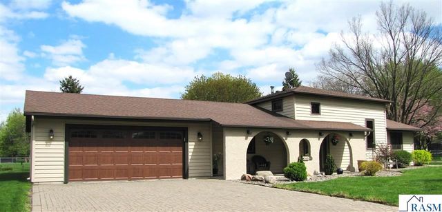 1565 Commerce Drive, North Mankato, MN 56003