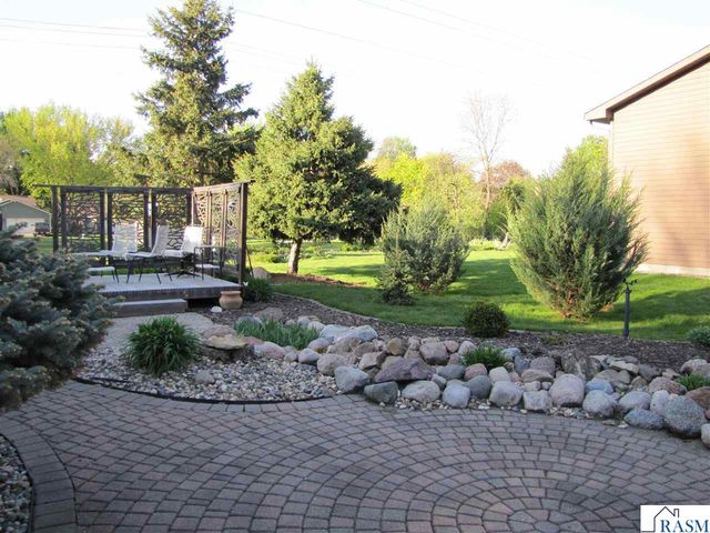 1565 Commerce Drive, North Mankato, MN 56003