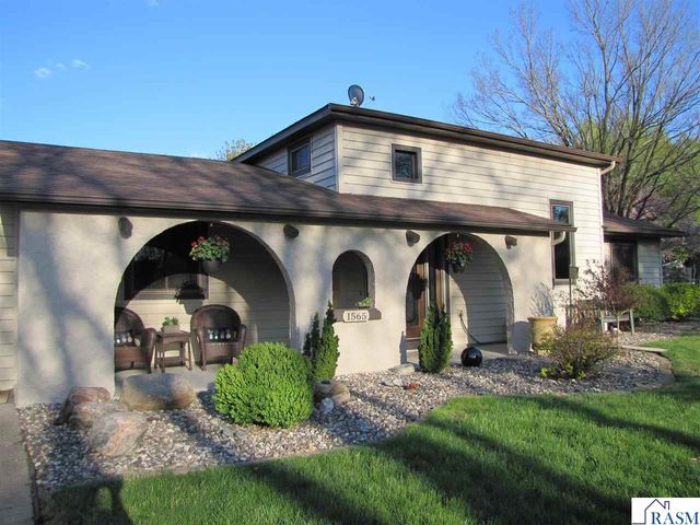 1565 Commerce Drive, North Mankato, MN 56003