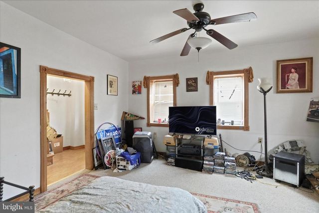 20 E E MADISON STREET, Greencastle, PA 17225