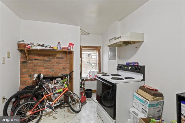 20 E E MADISON STREET, Greencastle, PA 17225