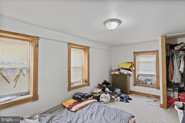 20 E E MADISON STREET, Greencastle, PA 17225