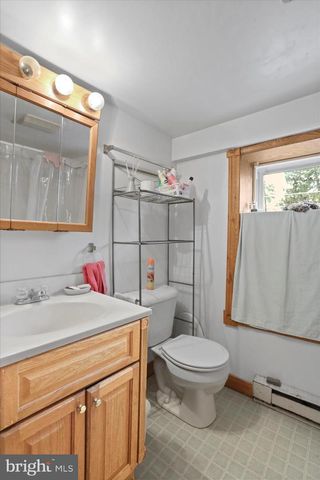 20 E E MADISON STREET, Greencastle, PA 17225