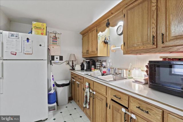 20 E E MADISON STREET, Greencastle, PA 17225