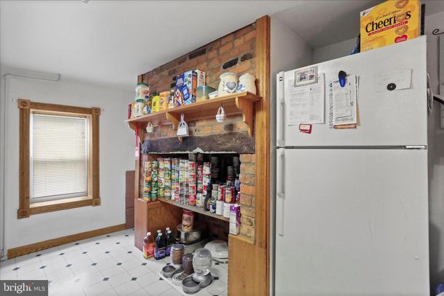 20 E E MADISON STREET, Greencastle, PA 17225