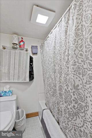 20 E E MADISON STREET, Greencastle, PA 17225