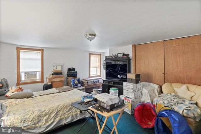 20 E E MADISON STREET, Greencastle, PA 17225