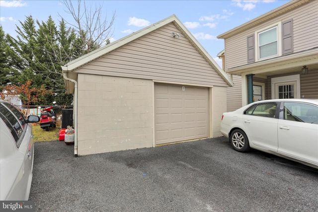 20 E E MADISON STREET, Greencastle, PA 17225