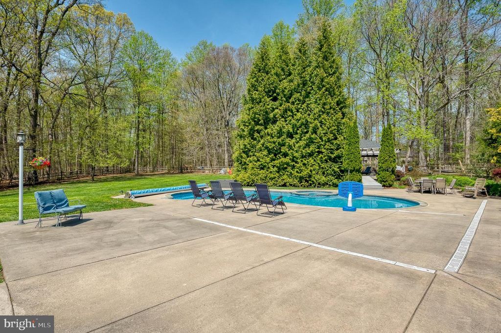 Image 114 of property listing at 1216 BLUEBIRD CT W, Bel Air, MD 21015