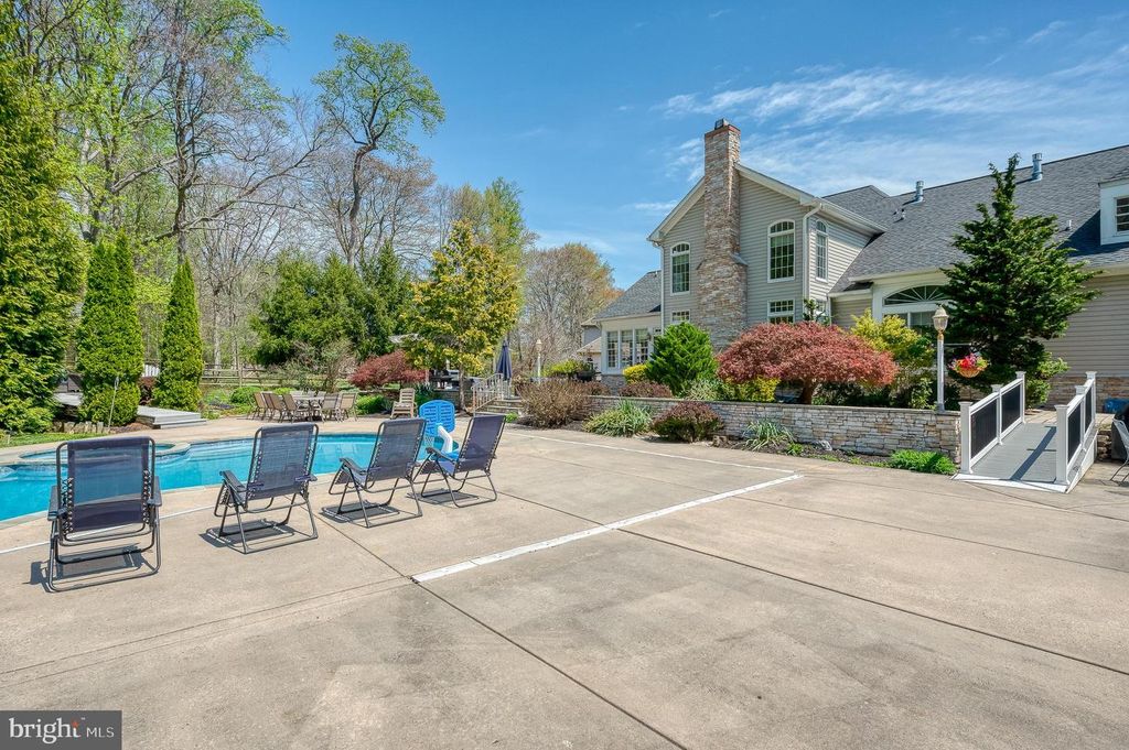 Image 115 of property listing at 1216 BLUEBIRD CT W, Bel Air, MD 21015